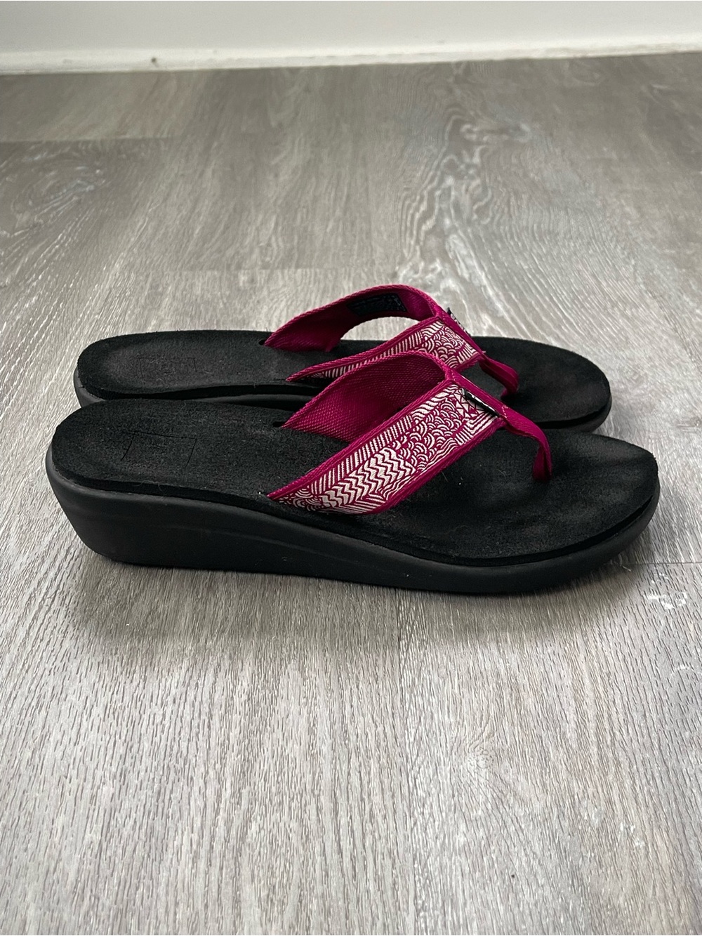 Teva Voya Wedge Sandals Size 10